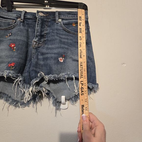 Express Floral Embroidery Jean Shorts Women Sz 2 Distressed Cutoffs Boho Cottage - Picture 11 of 13